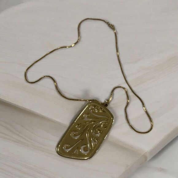 Vintage Gold Tone Filigree Pendant Necklace - Picture 1 of 5